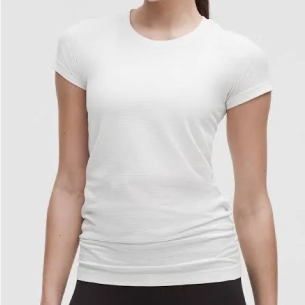 BNWT lululemon swiftly tech short sleeve hip length size 10 white